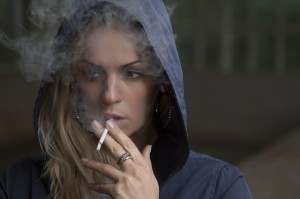 Fată fumătoare