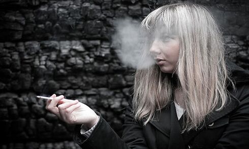 care este visul unei femei fumătoare